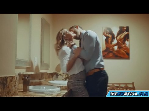 ❤️ כשבלונדינית חזה מפתה אותך בשירותים ציבוריים סרטון אנאלי ב-iw.xxxgr.ru ☑